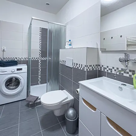 Apartment Laura 2 - With Taste Of Coffee In Centre Karlsbad