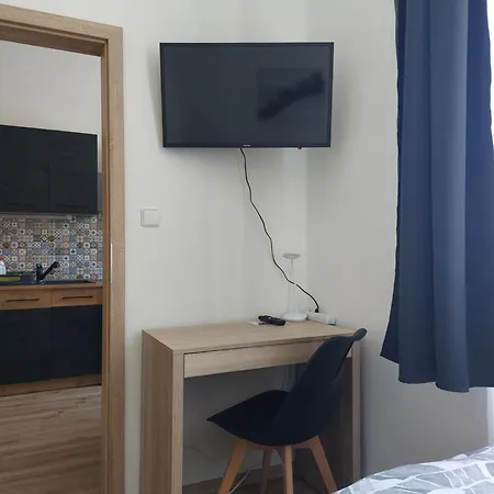 Laura 2 - With Taste Of Coffee In Centre Apartment Karlsbad